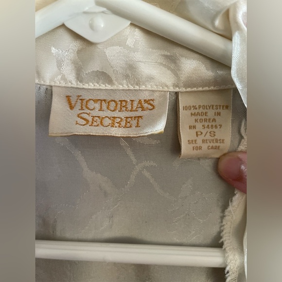 Vintage Victoria Secrets Long Cream Robe - Picture 9 of 9